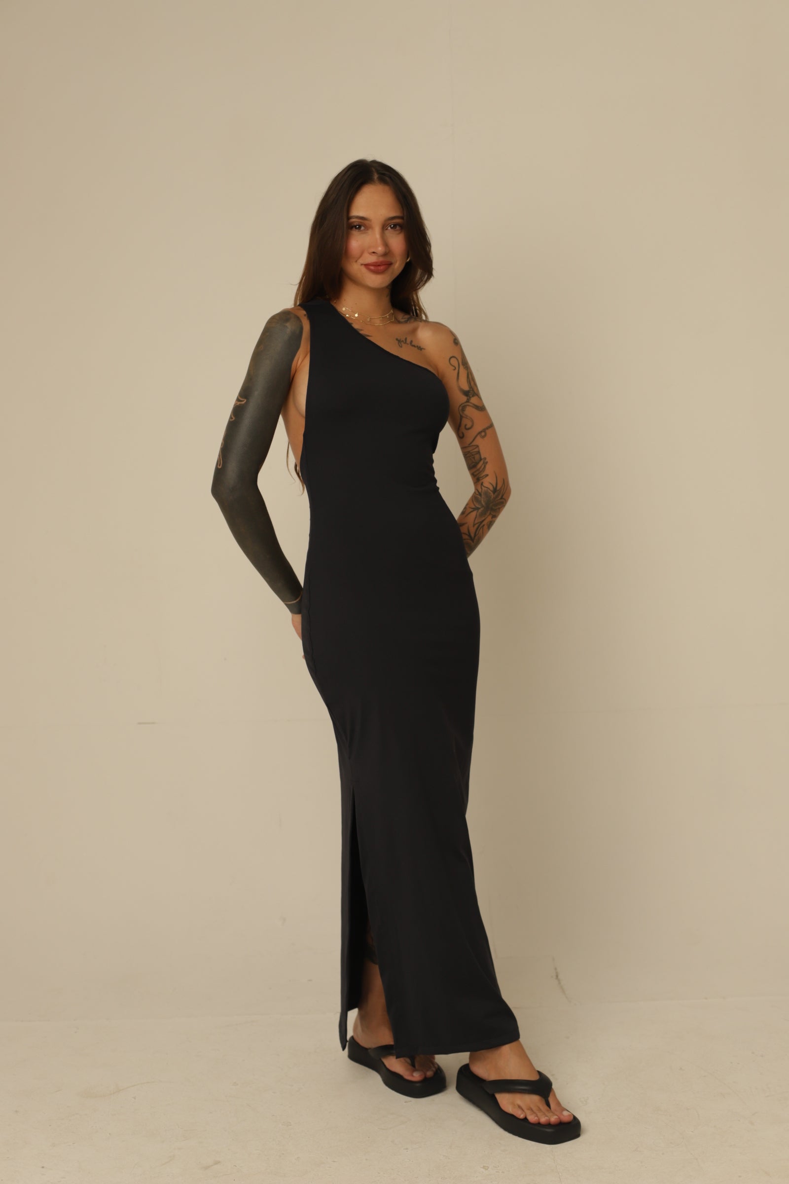 Vestido em Poliamida - Decote Assimétrico