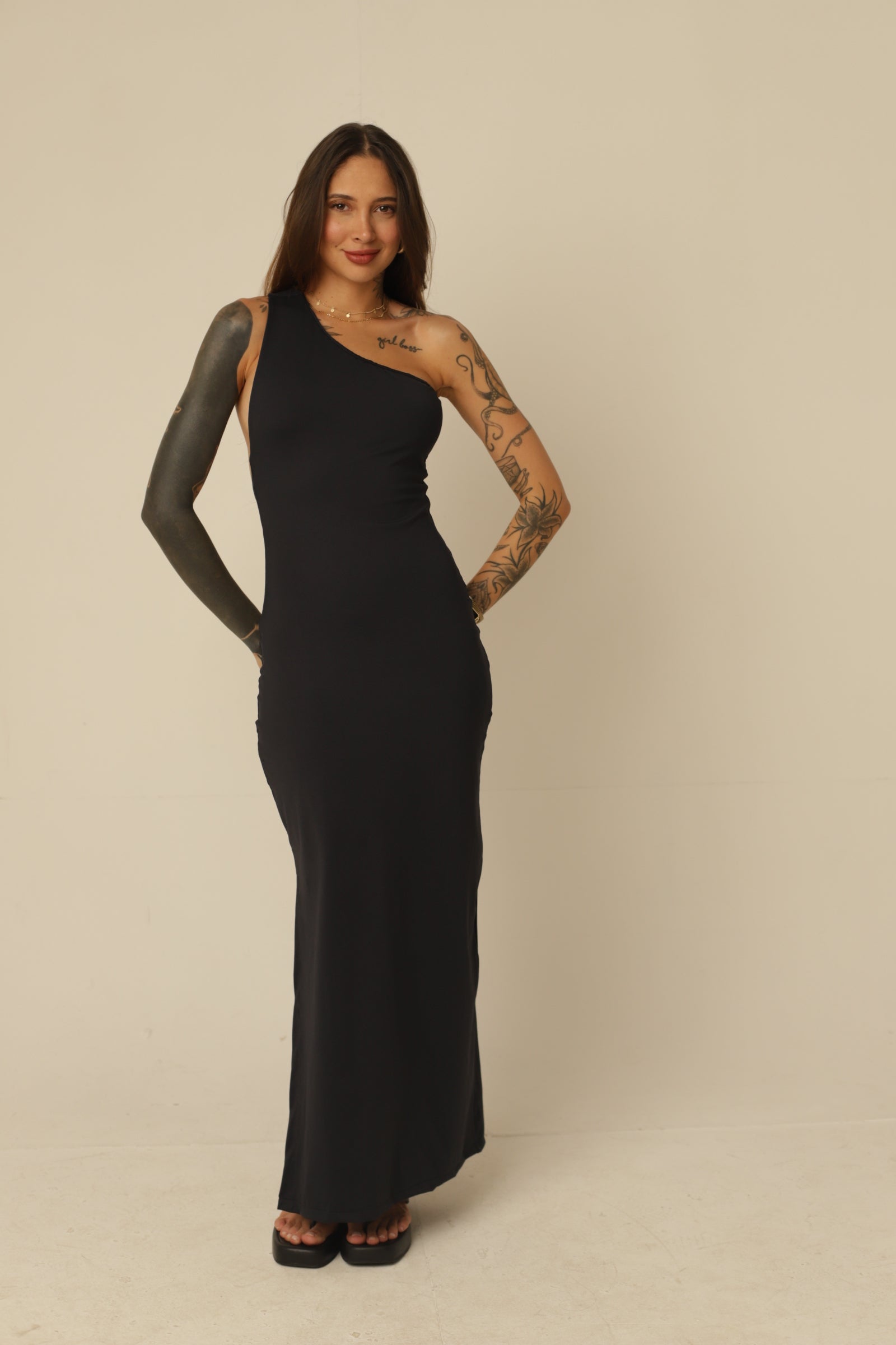 Vestido em Poliamida - Decote Assimétrico