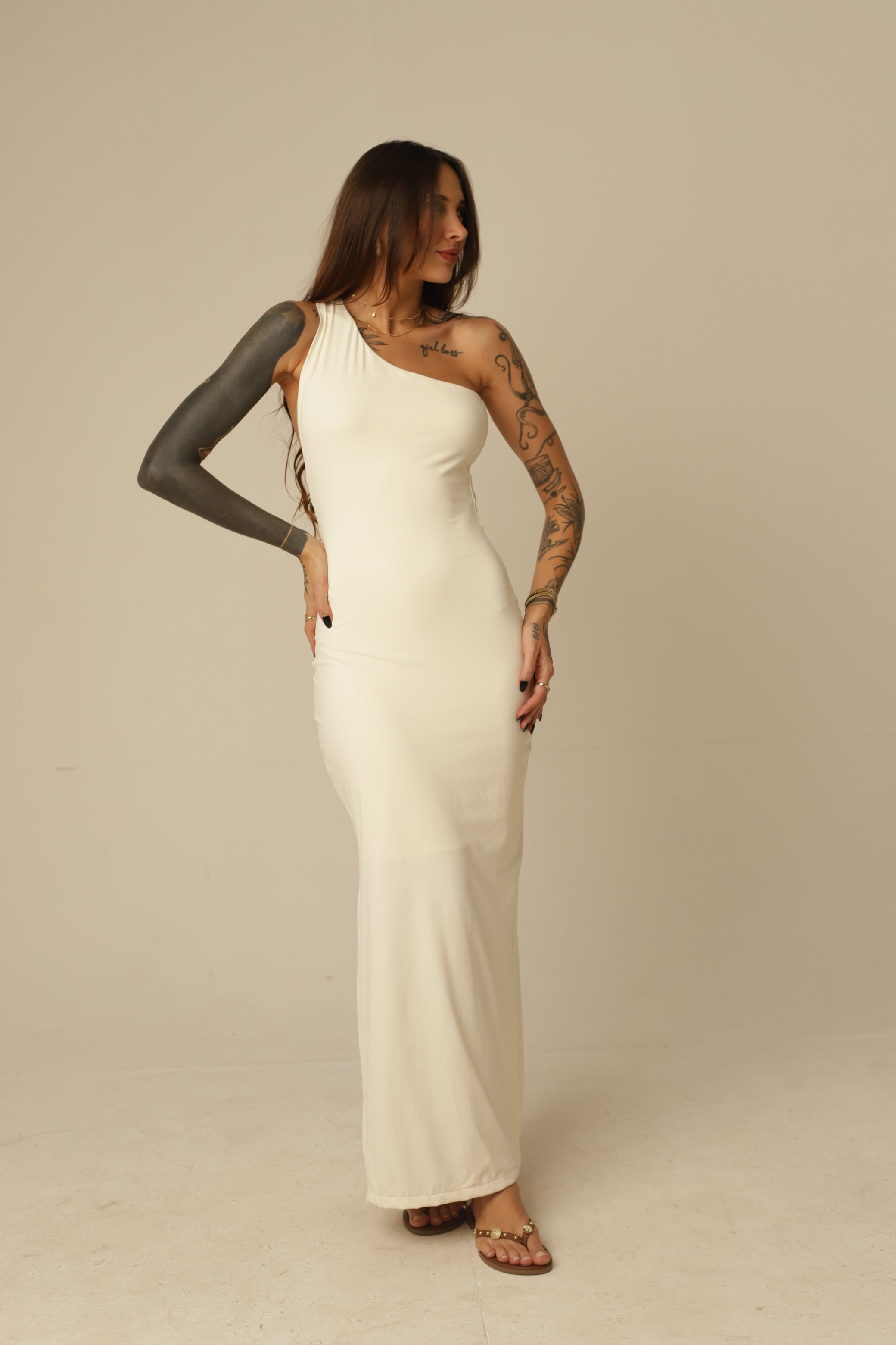 Vestido em Poliamida - Decote Assimétrico