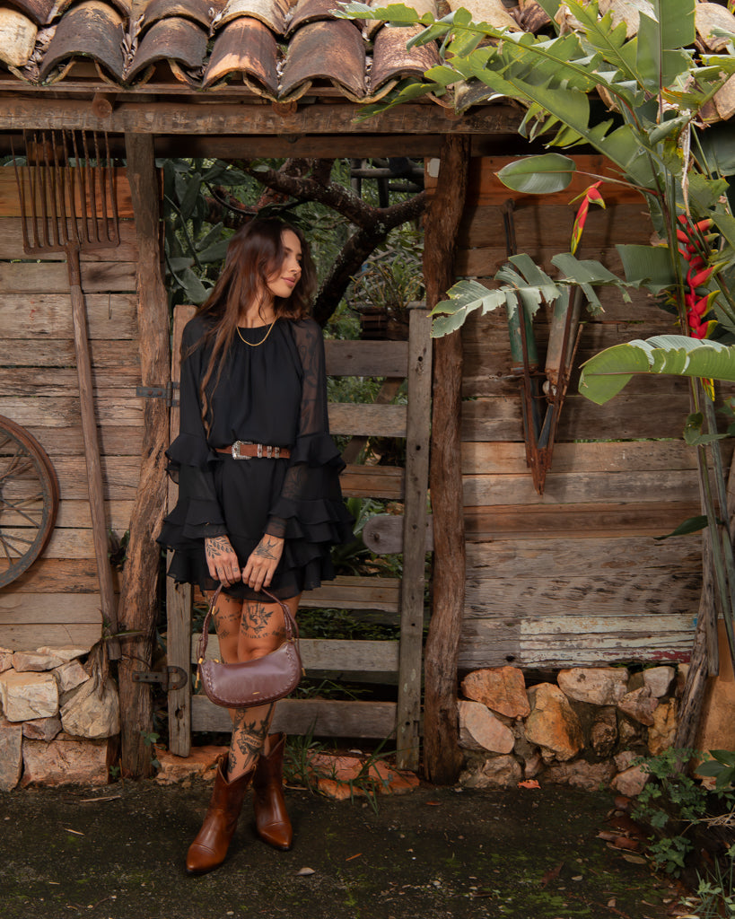 Vestido Curto Boho Gaia – Manga Longa e Babados