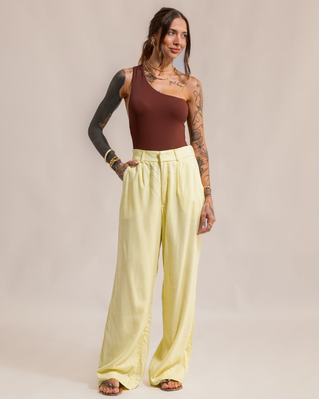 Calça Pantalona Alfaiataria em Linho - Patrícia