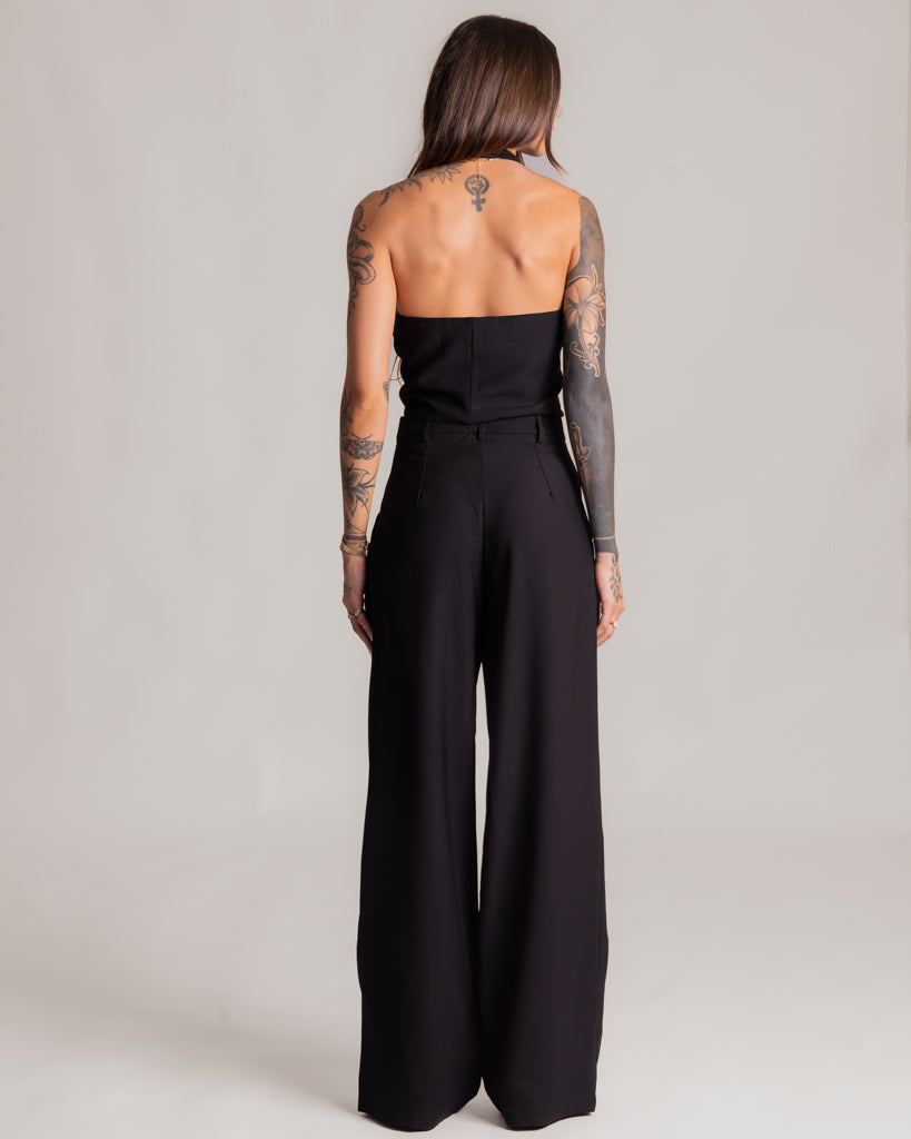 Colete de Alfaiataria com Gola Halter e Decote V