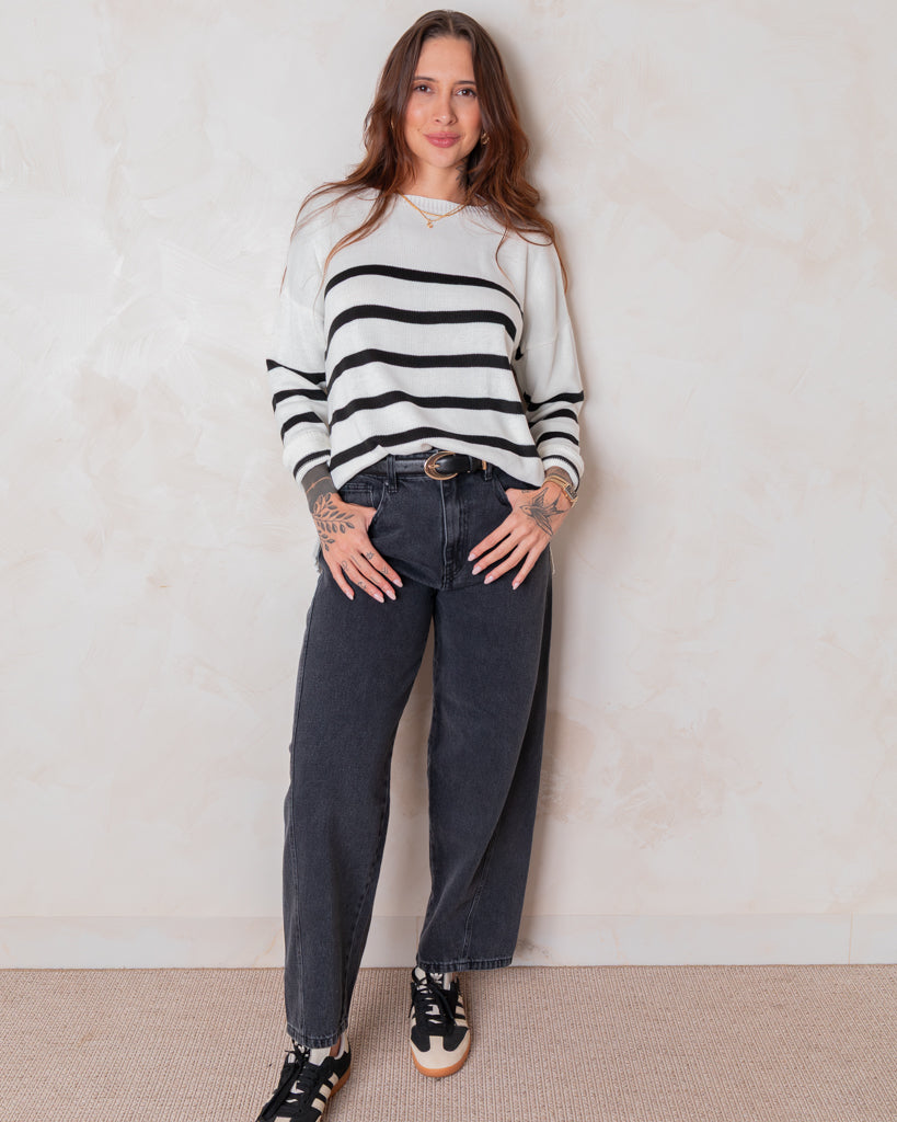 Calça Jeans Barrel-  Lavagem Black Estonada