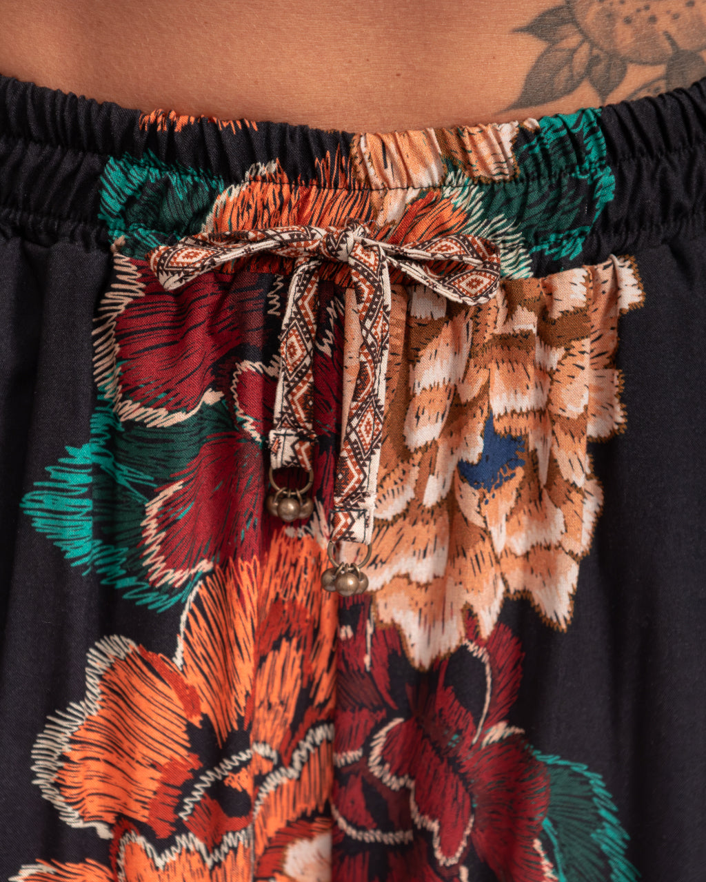 Calça Pantalona Estampa Floral Bordado